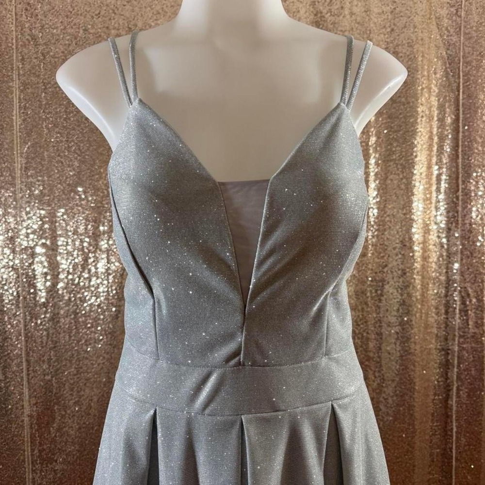 Poly USA Silver Glitter Mini Dress Pleated Skirt V-Neck NWT Size L - Picture 5 of 8